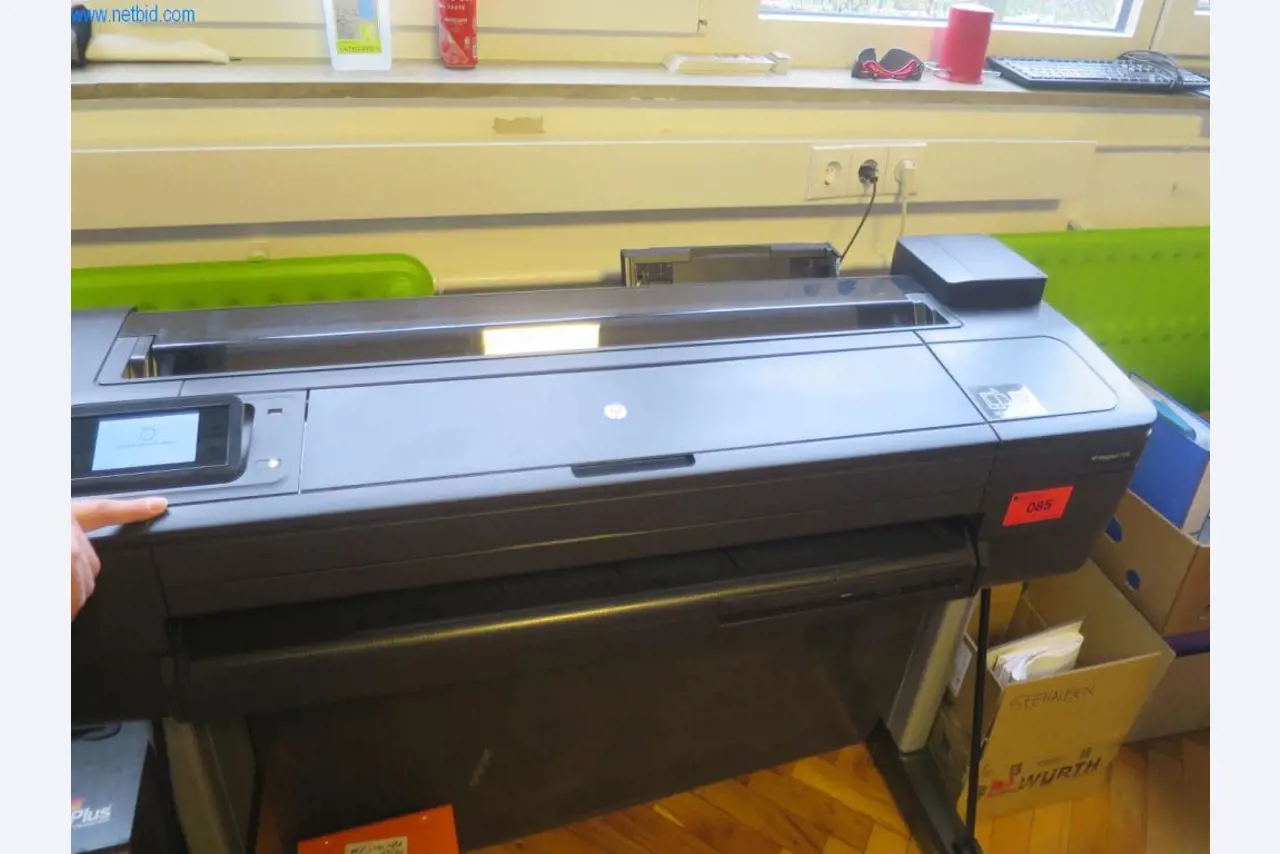 Diversos equipamentos de construção e pequenas máquinas-1