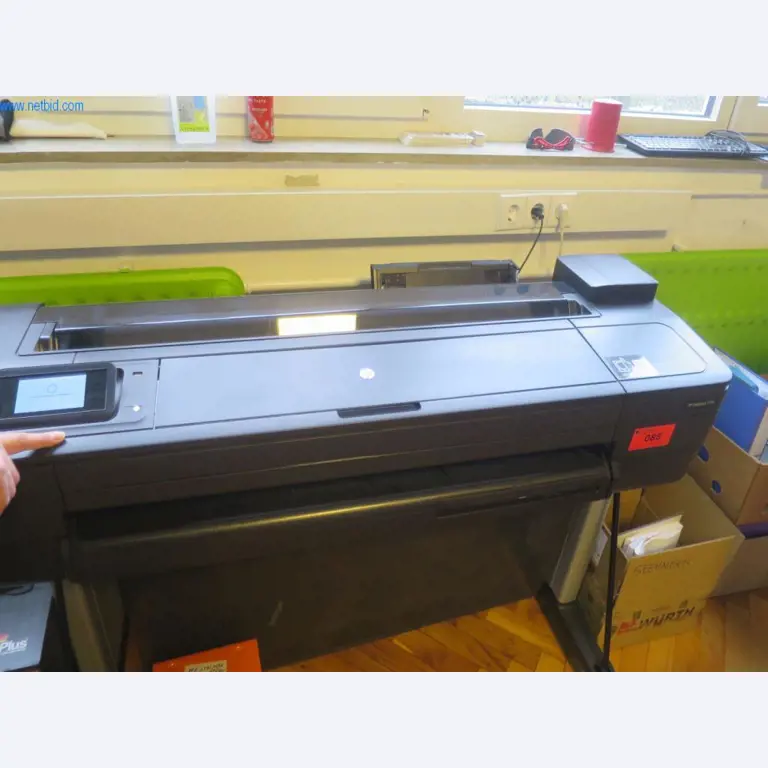 Diversos equipamentos de construção e pequenas máquinas-1