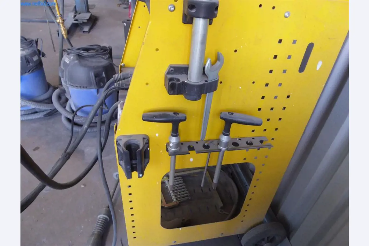 BGA, inventar in material za montažo (pleskarji, lakirniki in karoseristi).-9