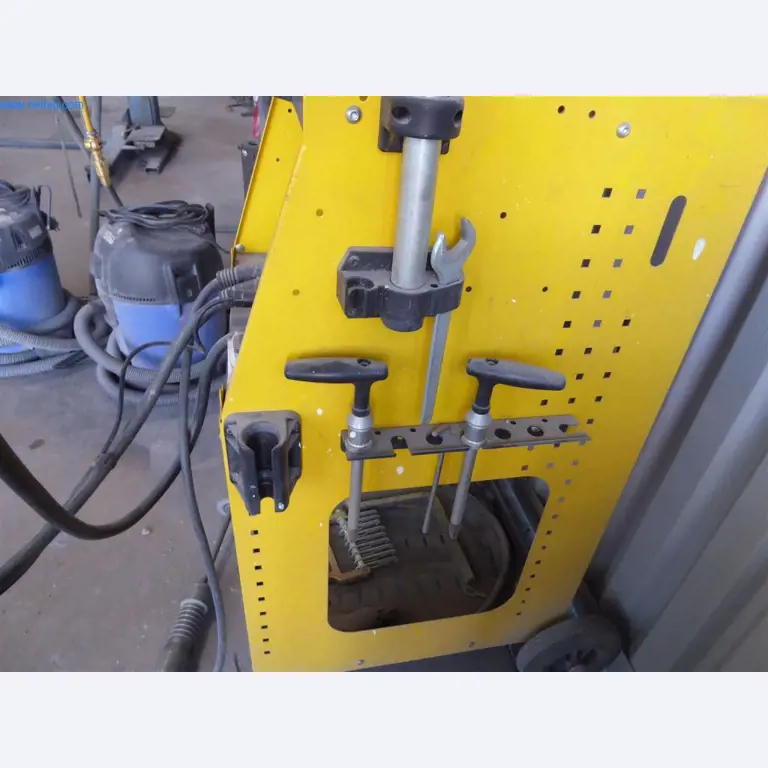 BGA, inventar in material za montažo (pleskarji, lakirniki in karoseristi).-9