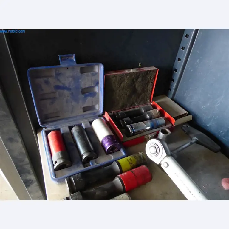 BGA, inventar in material za montažo (pleskarji, lakirniki in karoseristi).-1