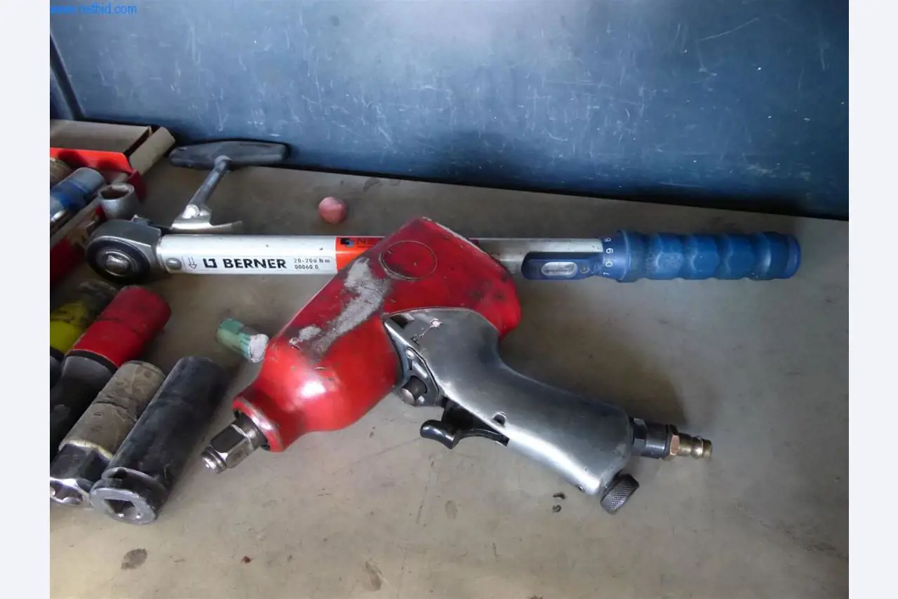 BGA, inventar in material za montažo (pleskarji, lakirniki in karoseristi).-4