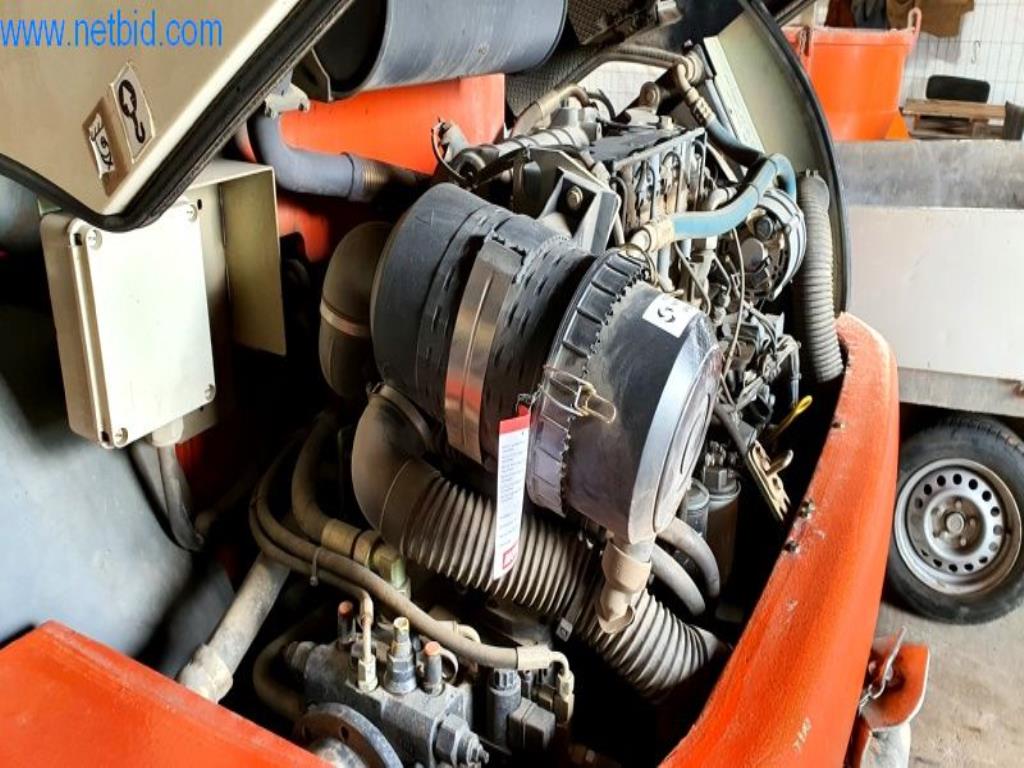 Machines et véhicules de chantier-8