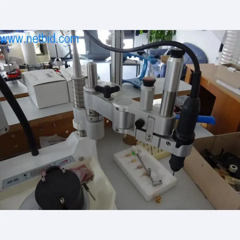 Equipamiento de un laboratorio dental-2