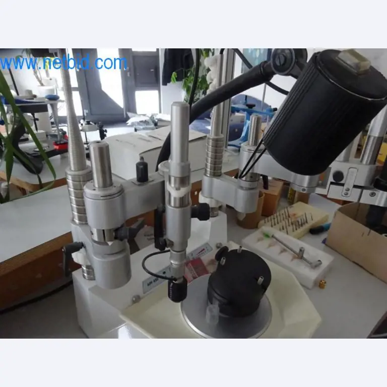 Equipamiento de un laboratorio dental-3