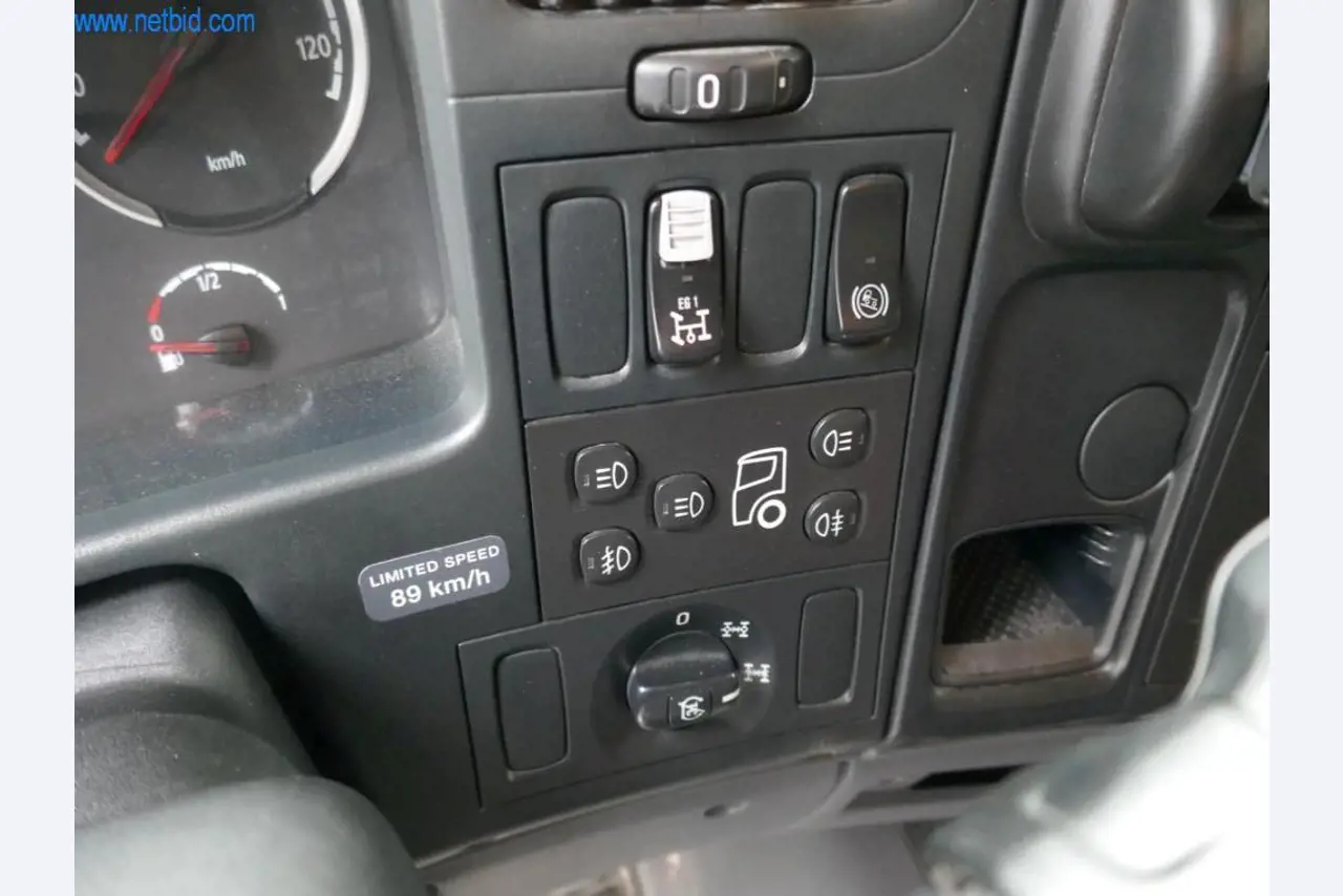 Machines de construction et véhicules-11