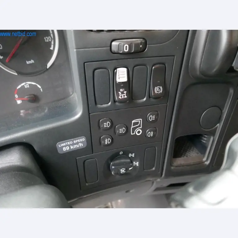 Machines de construction et véhicules-11