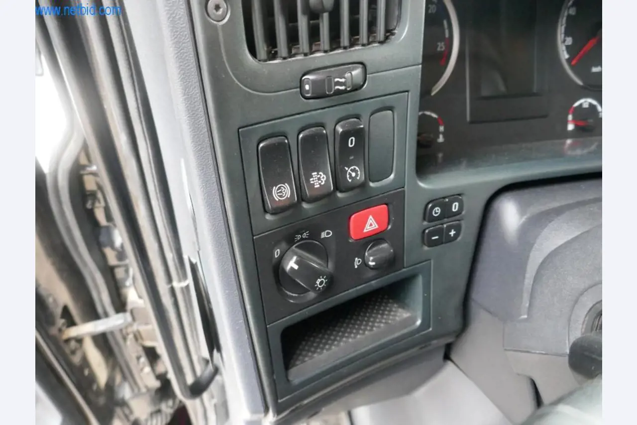 Machines de construction et véhicules-12