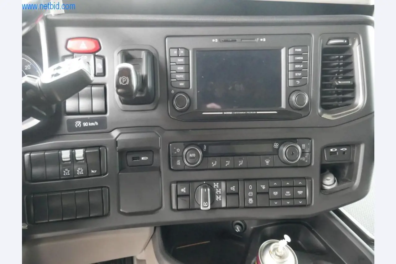 Baumaschinen und Fahrzeuge-7