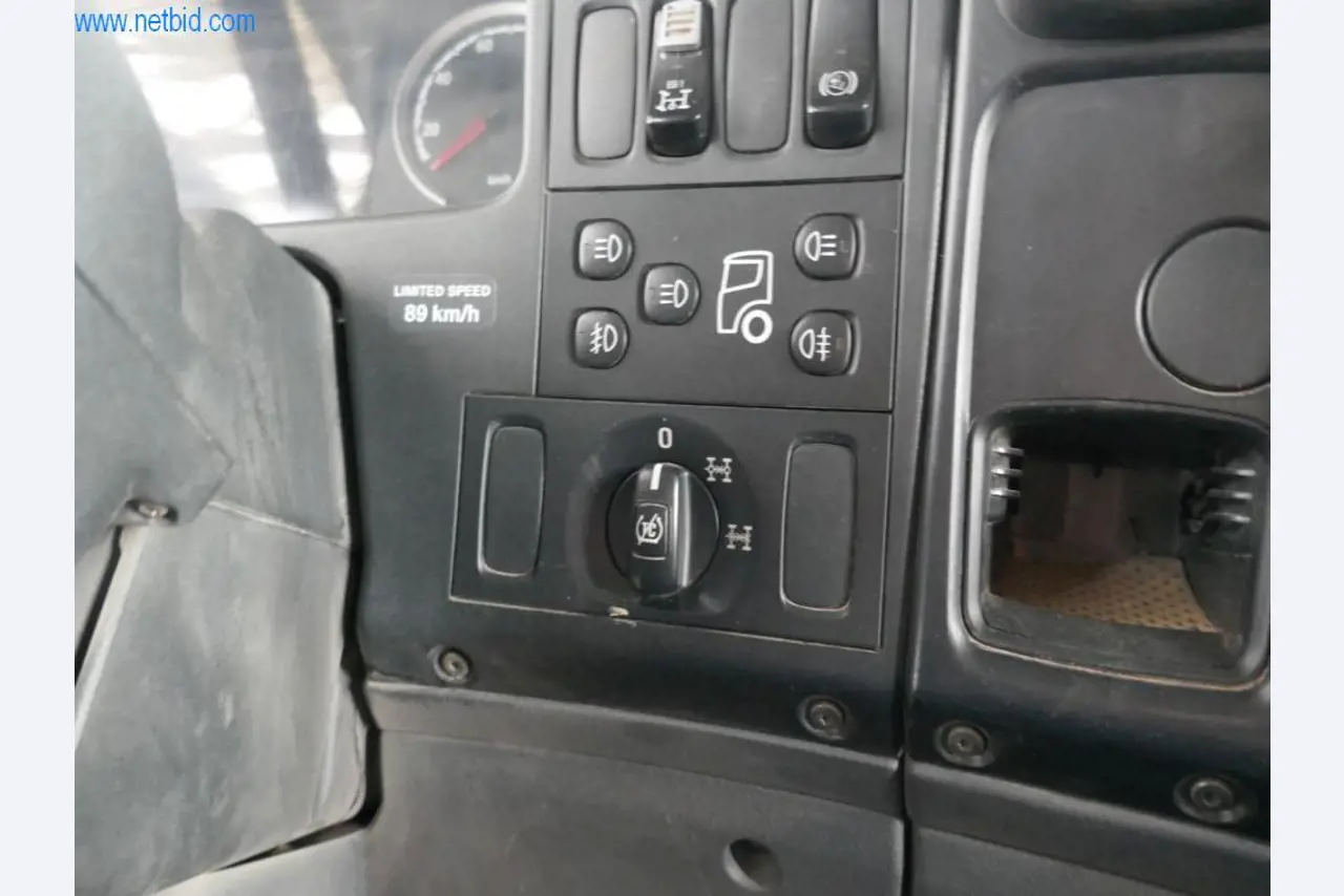 Machines de construction et véhicules-12