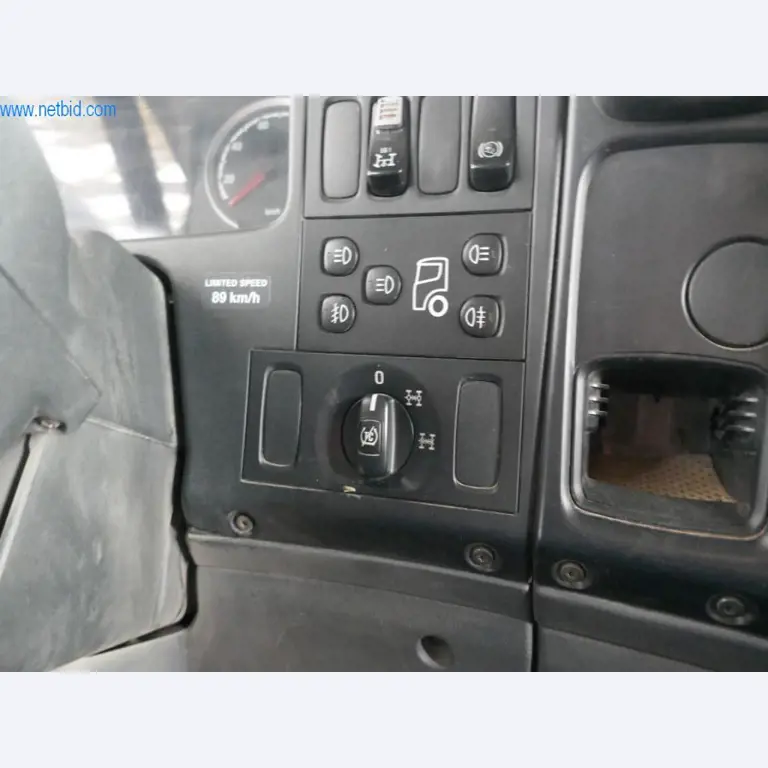 Machines de construction et véhicules-12