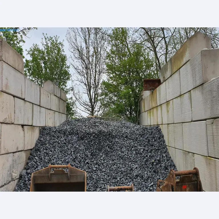 Baumaschinen und Fahrzeuge-1