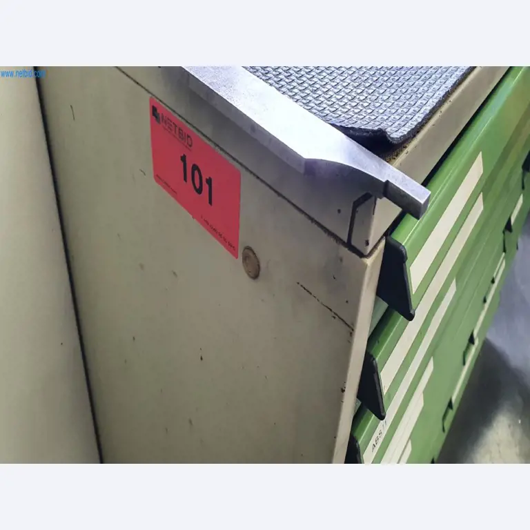 Stroje na výrobu frézovaných, soustružených a broušených dílů-1