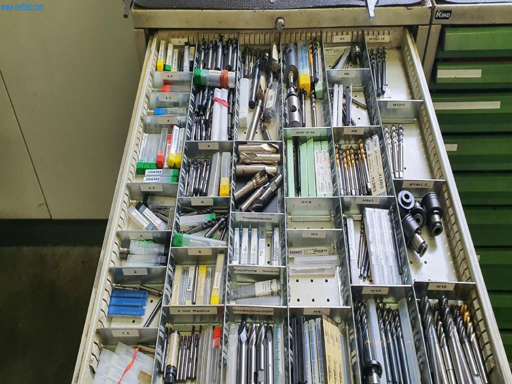 Maschinen zur Herstellung von Fräs-, Dreh- und Schleifteilen-2