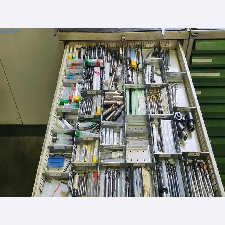 Stroje na výrobu frézovaných, soustružených a broušených dílů-2