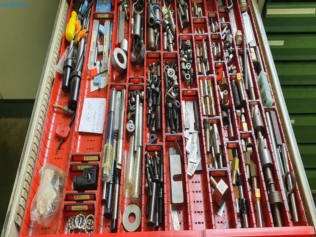 Maschinen zur Herstellung von Fräs-, Dreh- und Schleifteilen-3