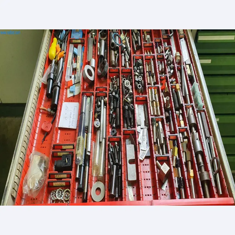 Stroje na výrobu frézovaných, soustružených a broušených dílů-3