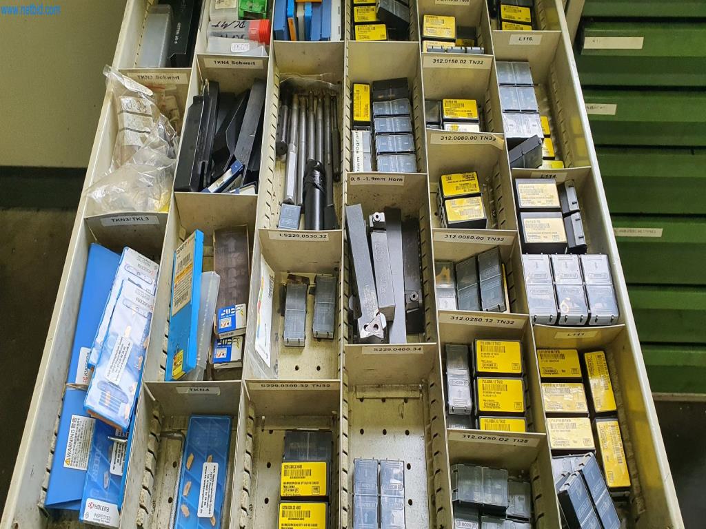 Maschinen zur Herstellung von Fräs-, Dreh- und Schleifteilen-4