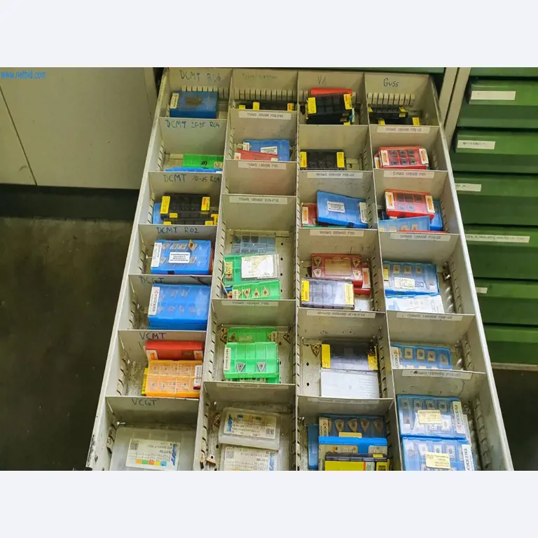 Stroje na výrobu frézovaných, soustružených a broušených dílů-5