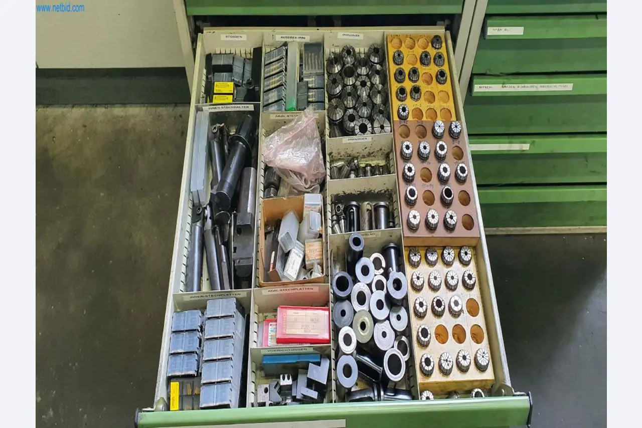 Stroje na výrobu frézovaných, soustružených a broušených dílů-7