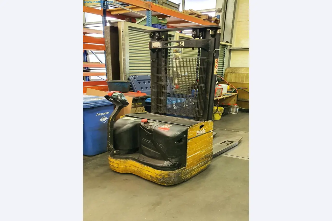 Máquinas para a produção de peças fresadas, torneadas e rectificadas-1