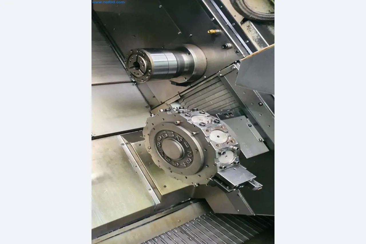 Máquinas para a produção de peças fresadas, torneadas e rectificadas-4