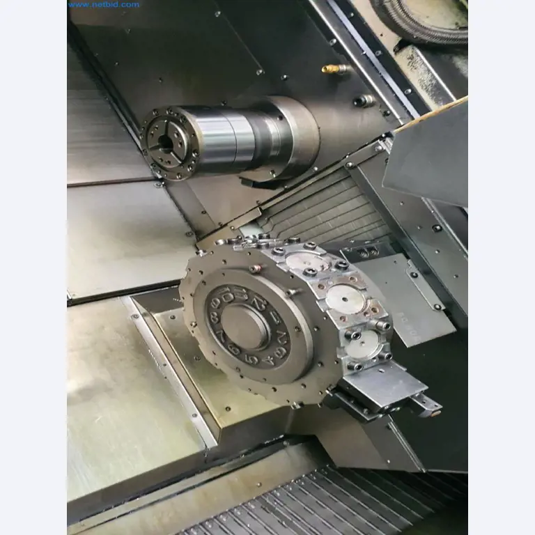 Máquinas para a produção de peças fresadas, torneadas e rectificadas-4