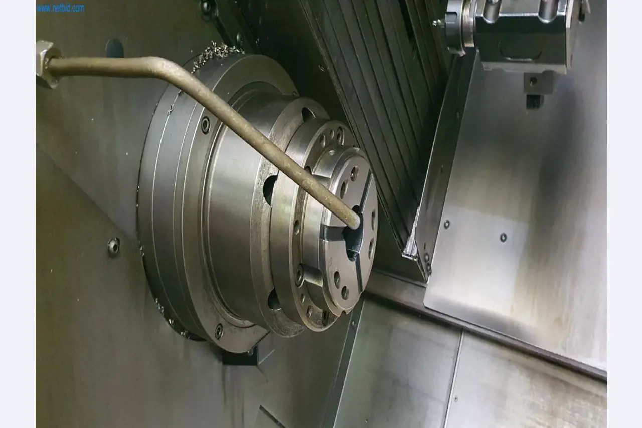 Máquinas para a produção de peças fresadas, torneadas e rectificadas-8