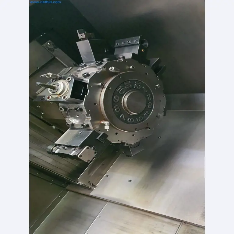 Máquinas para a produção de peças fresadas, torneadas e rectificadas-9