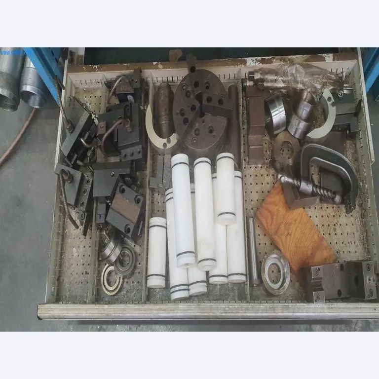 Stroje na výrobu frézovaných, soustružených a broušených dílů-10