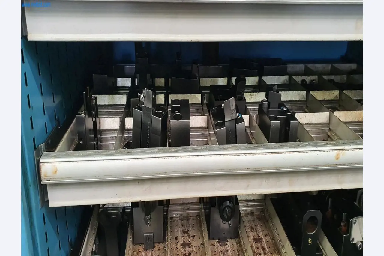 Stroje na výrobu frézovaných, soustružených a broušených dílů-3