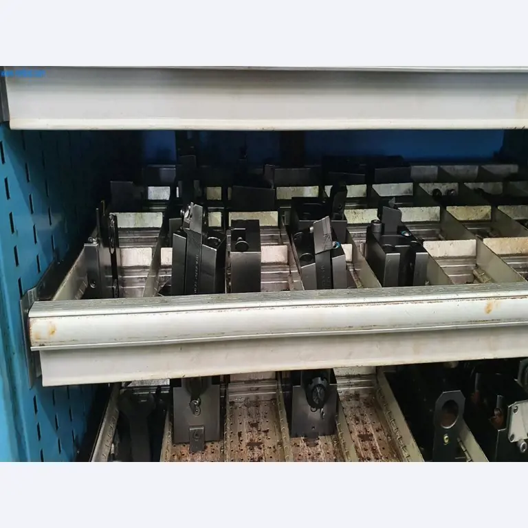 Stroje na výrobu frézovaných, soustružených a broušených dílů-3