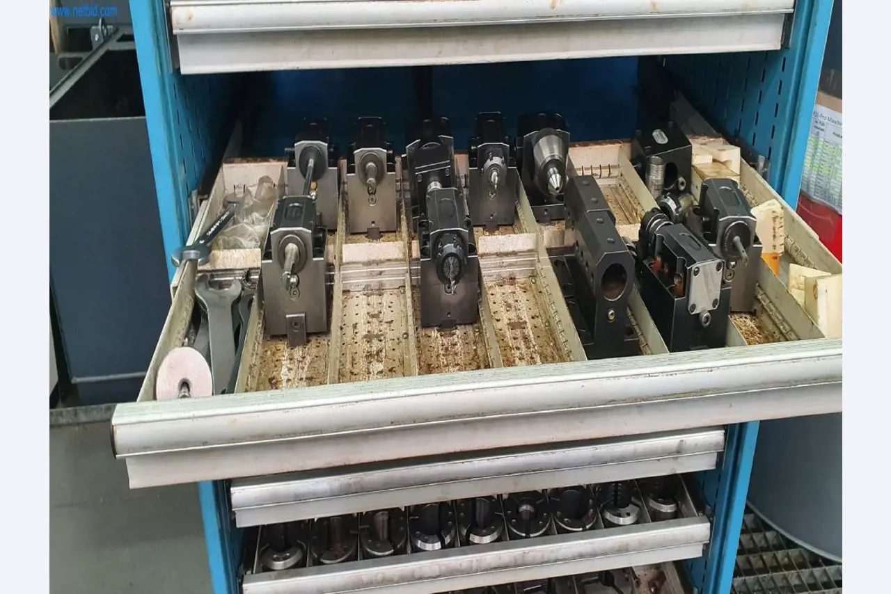 Stroje na výrobu frézovaných, soustružených a broušených dílů-4