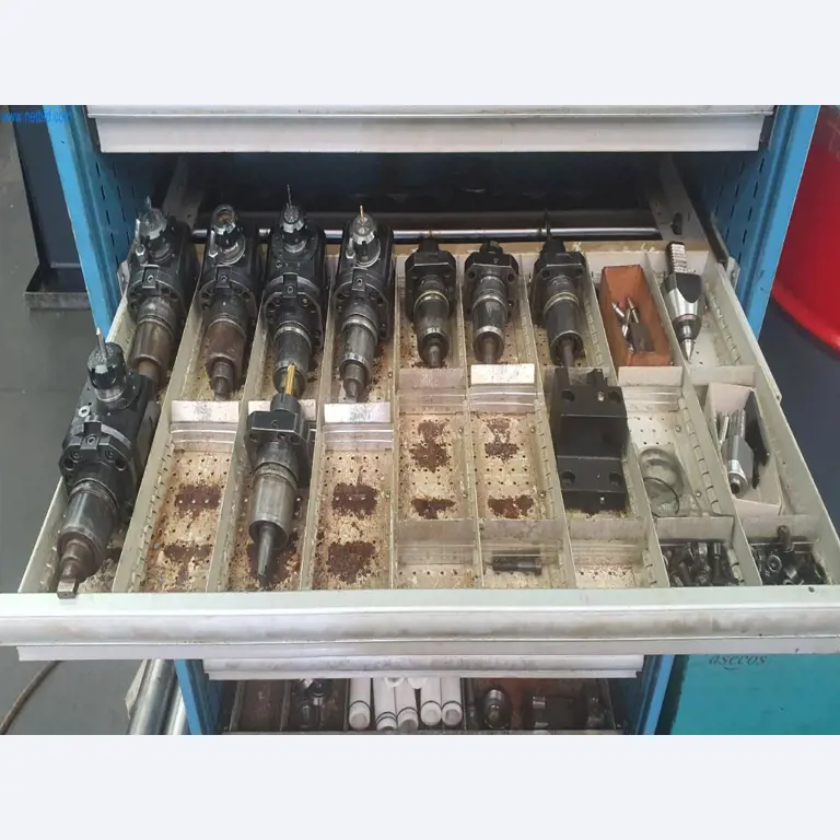 Stroje na výrobu frézovaných, soustružených a broušených dílů-5