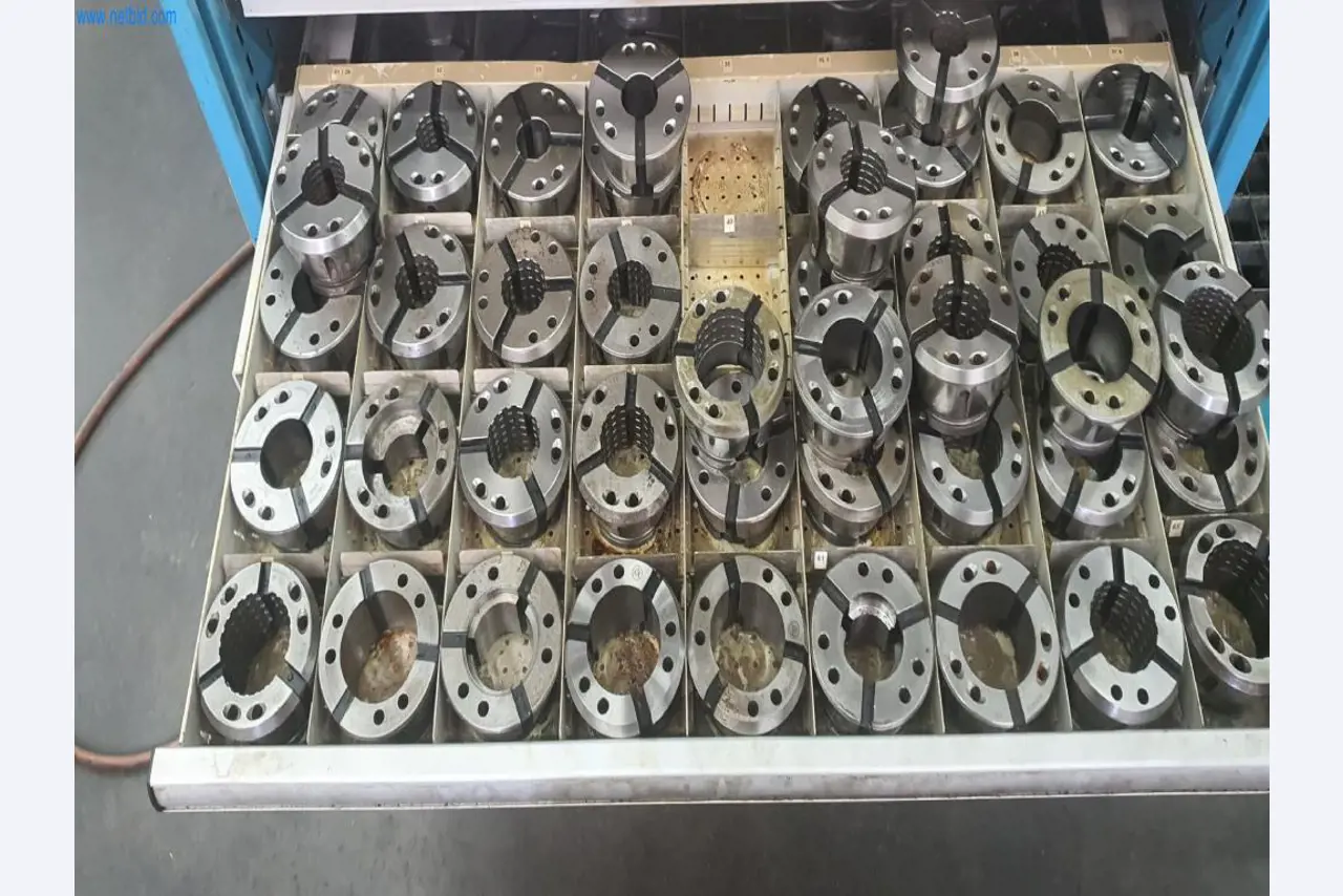 Stroje na výrobu frézovaných, soustružených a broušených dílů-7