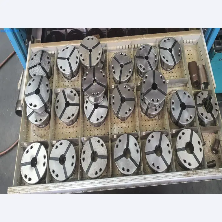 Stroje na výrobu frézovaných, soustružených a broušených dílů-8