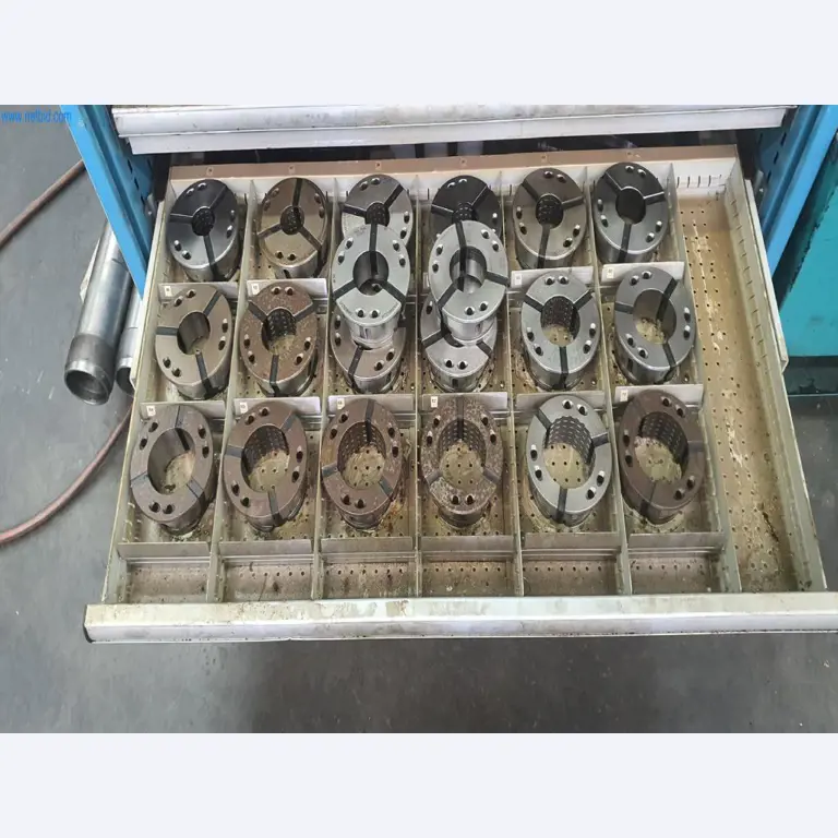 Stroje na výrobu frézovaných, soustružených a broušených dílů-9