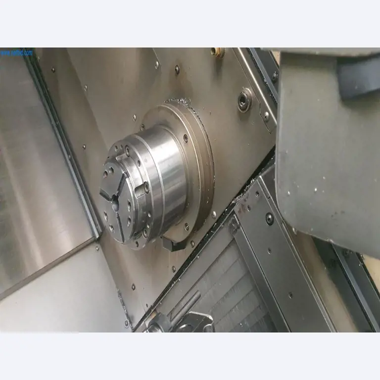 Máquinas para a produção de peças fresadas, torneadas e rectificadas-8