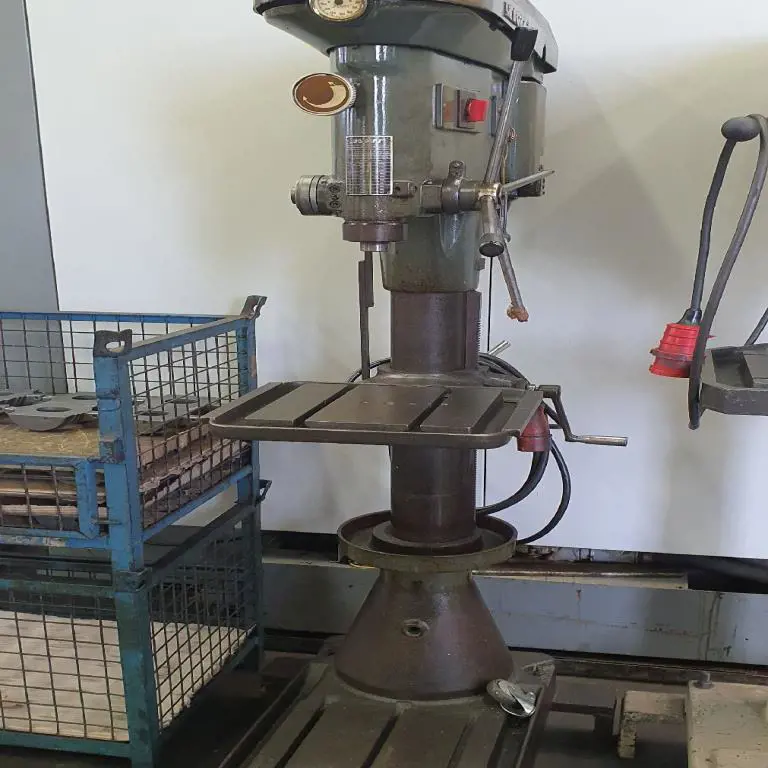 Kolomboormachine Flott 23ST