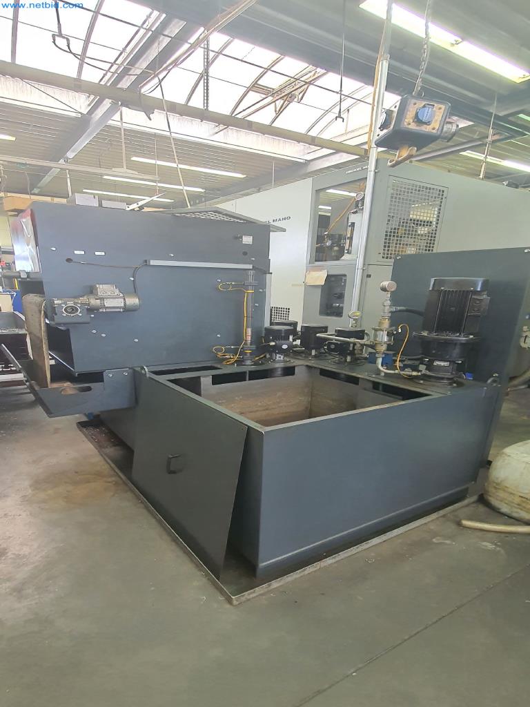 Maschinen zur Herstellung von Fräs-, Dreh- und Schleifteilen-13