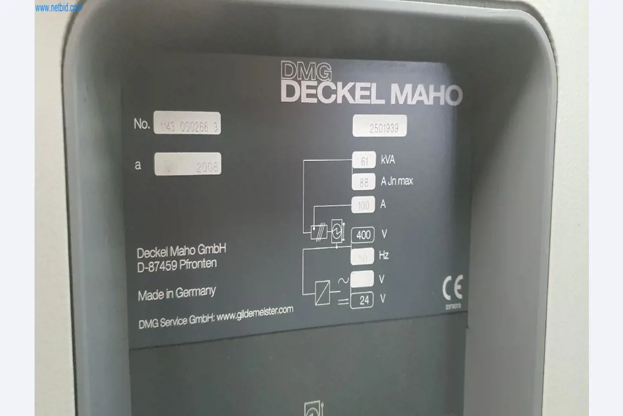 Maschinen zur Herstellung von Fräs-, Dreh- und Schleifteilen-8