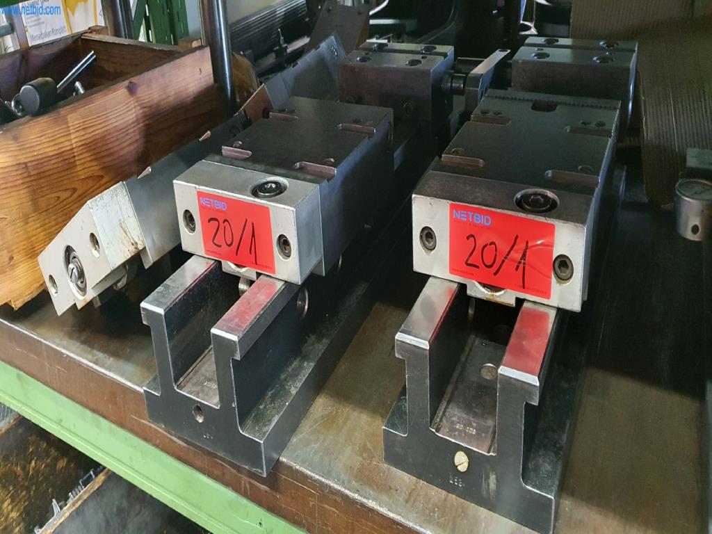 Maschinen zur Herstellung von Fräs-, Dreh- und Schleifteilen-1