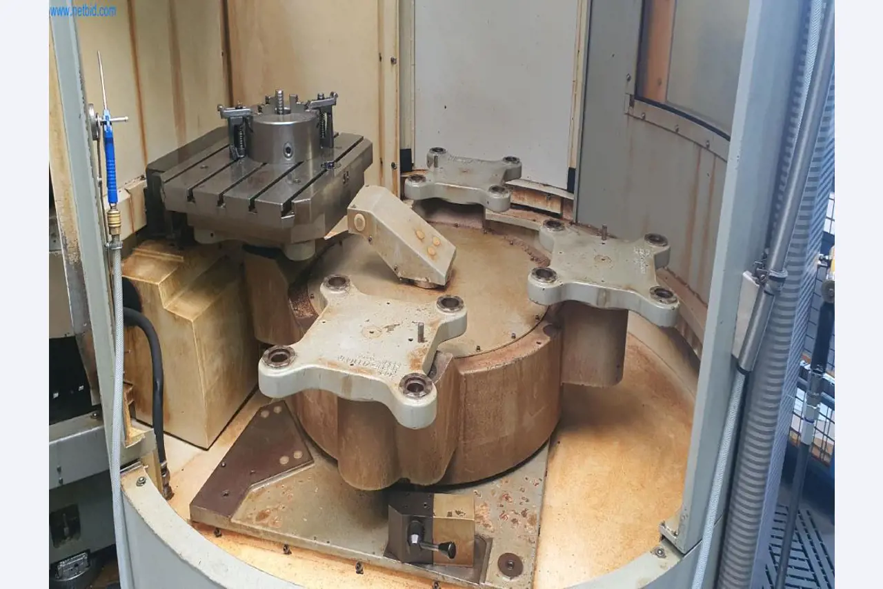 Machines pour la fabrication de pièces de fraisage, de tournage et de rectification-3