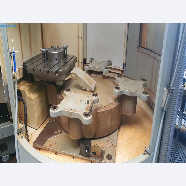 Machines pour la fabrication de pièces de fraisage, de tournage et de rectification-3