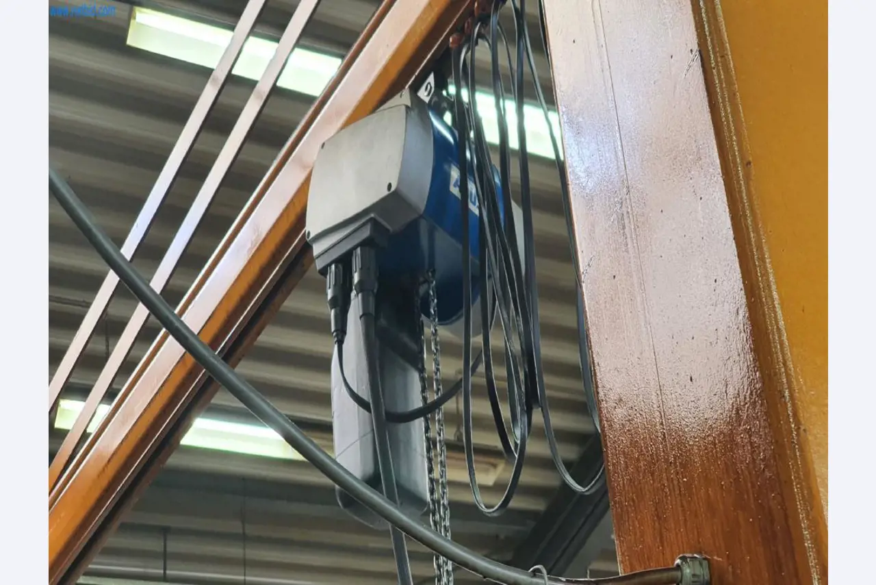 Máquinas para a produção de peças fresadas, torneadas e rectificadas-2