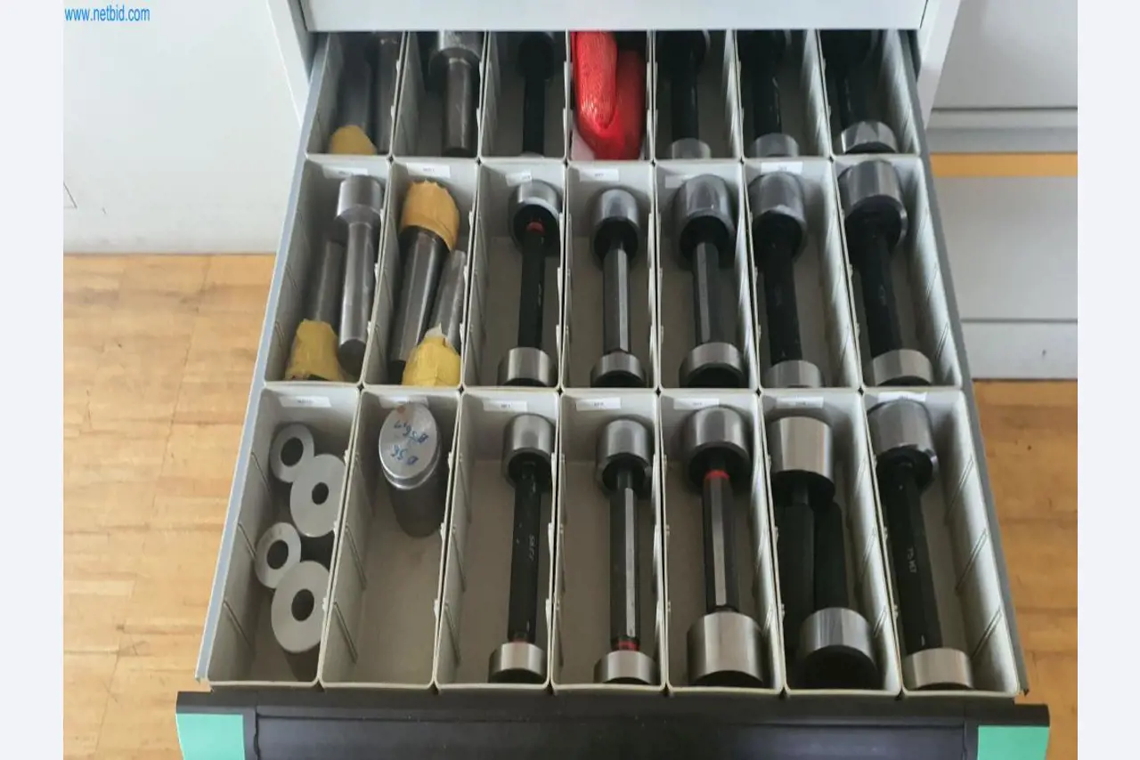 Stroji za proizvodnjo rezkanih, struženih in brušenih delov-11