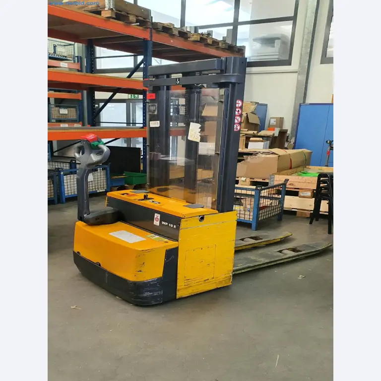 Máquinas para a produção de peças fresadas, torneadas e rectificadas-1