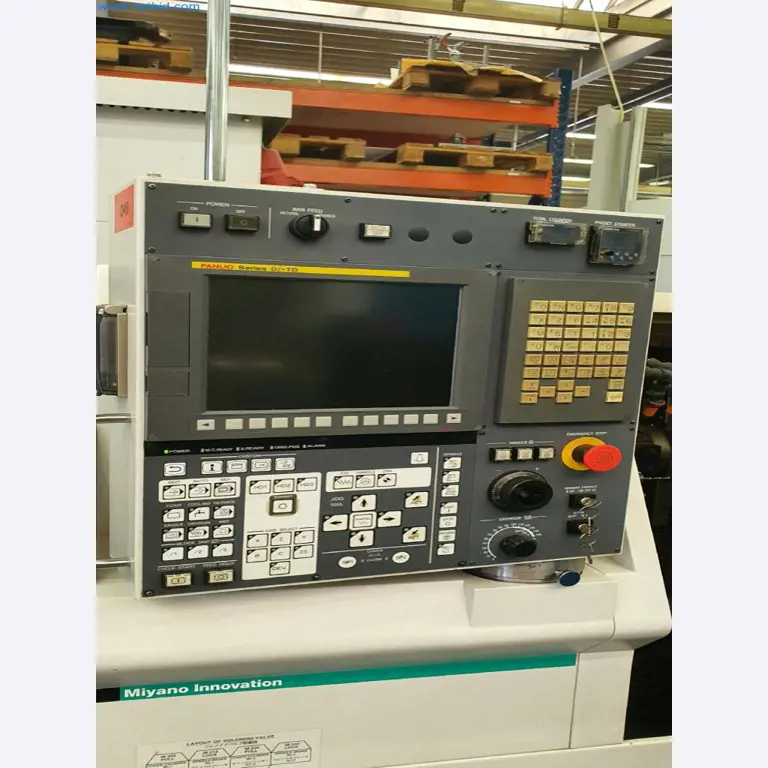 Máquinas para a produção de peças fresadas, torneadas e rectificadas-9