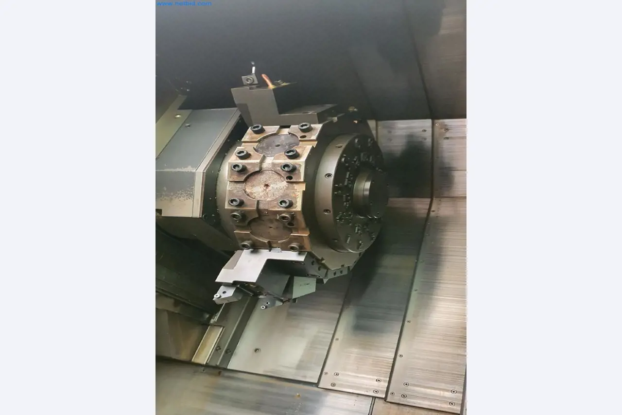 Maschinen zur Herstellung von Fräs-, Dreh- und Schleifteilen-3