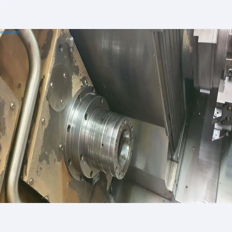 Maschinen zur Herstellung von Fräs-, Dreh- und Schleifteilen-5